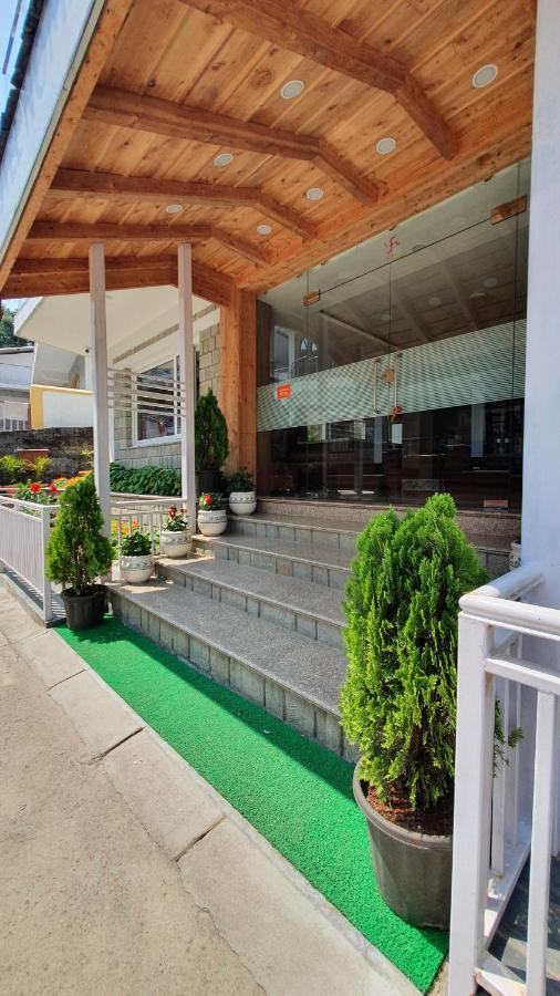 Nomadic Inn Dharamsala Zewnętrze zdjęcie