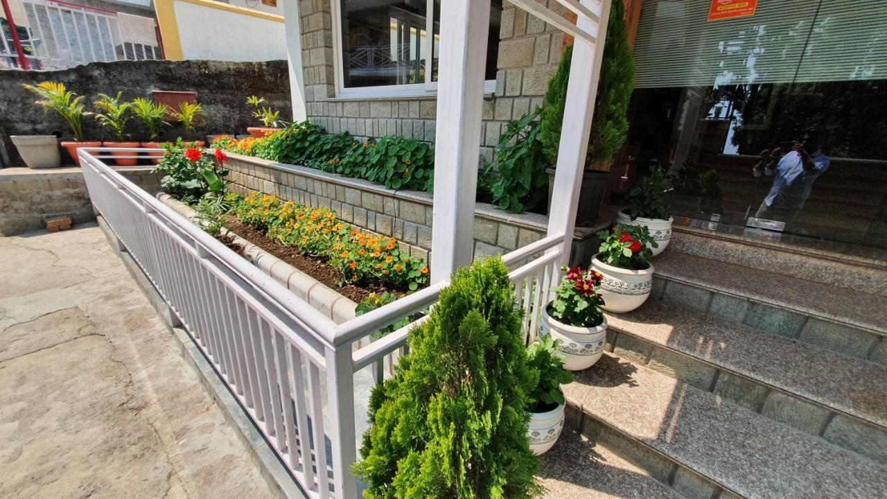 Nomadic Inn Dharamsala Zewnętrze zdjęcie