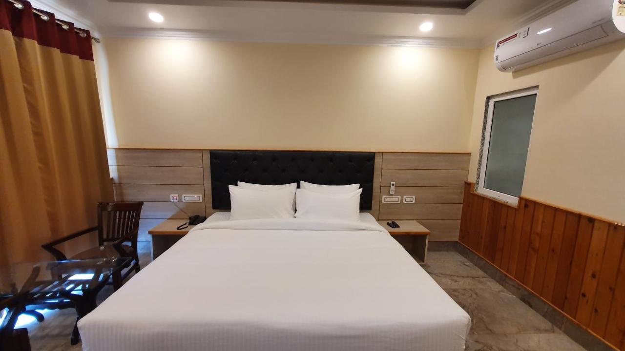 Nomadic Inn Dharamsala Zewnętrze zdjęcie